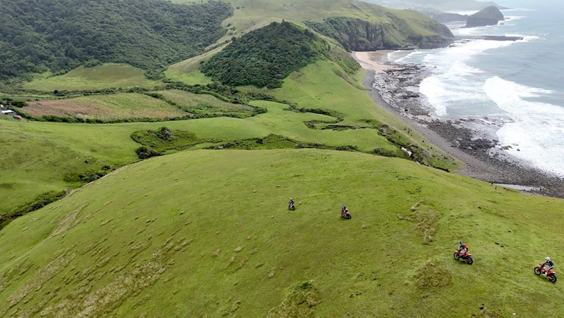 Eine Gruppe KTM 300 EXC entlang der südafrikanischen Wildcoast - was für ein toller Trip Eine Gruppe KTM 300 EXC entlang der südafrikanischen Wildcoast - was für ein toller Trip