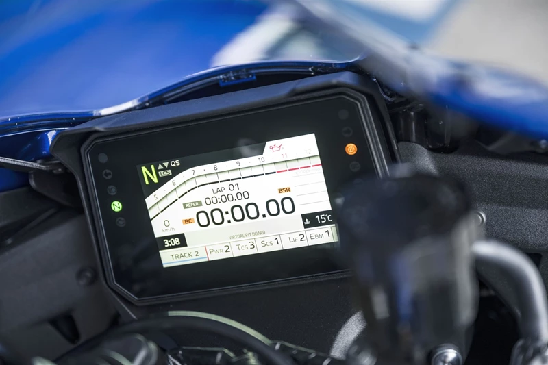Die Steuerung der Elektronik erfolgt über das 5 Zoll TFT-Display. Hier im Track Modus. Die Steuerung der Elektronik erfolgt über das 5 Zoll TFT-Display. Hier im Track Modus.