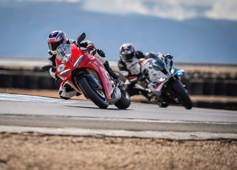 Das 3. Mal Rennstrecke - direkt auf 3 Superbikes ? Das 3. Mal Rennstrecke - direkt auf 3 Superbikes ?