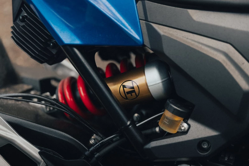 Selbst im Dynamic Modus legt die BMW hohen Wert auf Komfort. Selbst im Dynamic Modus legt die BMW hohen Wert auf Komfort.