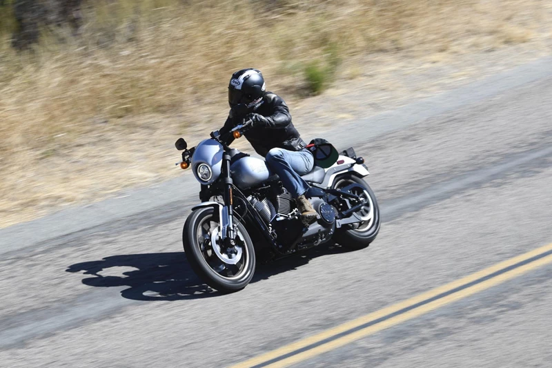 Immer locker! Unterwegs mit der Lowrider S in Kalifornien! Immer locker! Unterwegs mit der Lowrider S in Kalifornien!