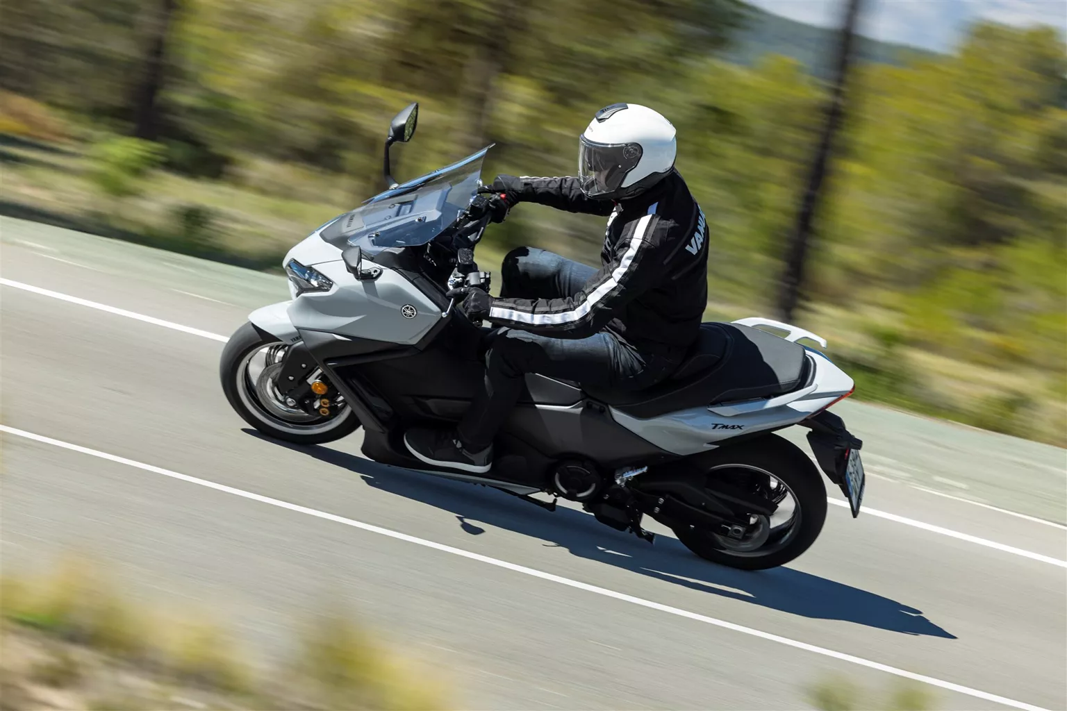 Eerste Rit met de Nieuwe Yamaha TMAX Tech Max