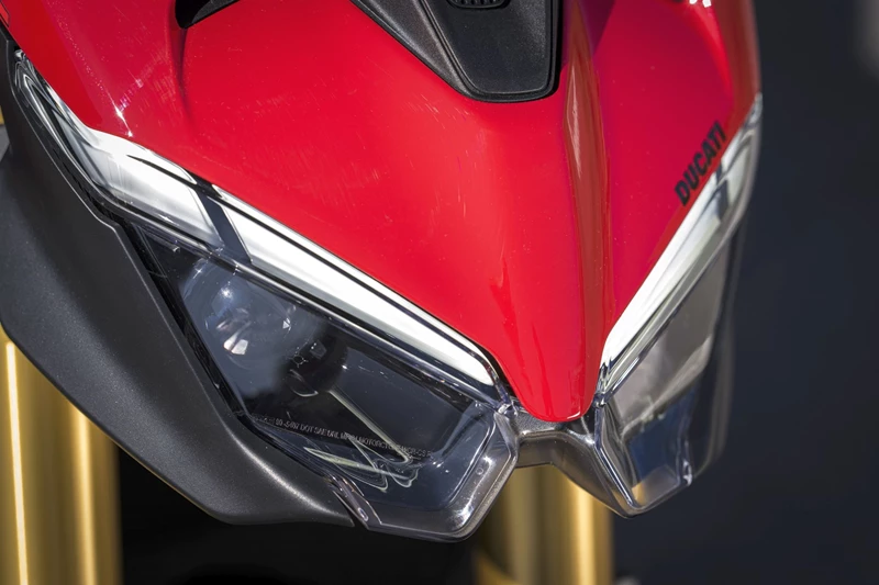 Das markante Gesicht des Ducati Naked Bikes. Das markante Gesicht des Ducati Naked Bikes.