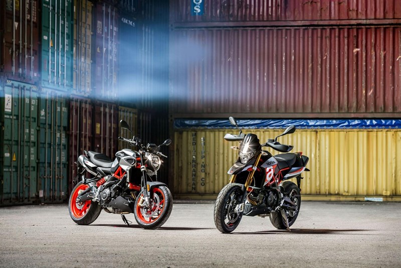 Underseat-Geschwister: Aprilia Dorsoduro und Shiver.