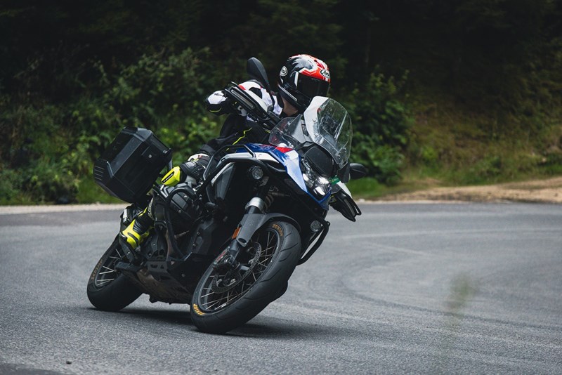 Sportliche Reifen für die Reiseenduro Sportliche Reifen für die Reiseenduro