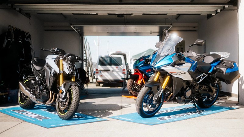 1000PS Trackdays mit der Reiseenduro 1000PS Trackdays mit der Reiseenduro