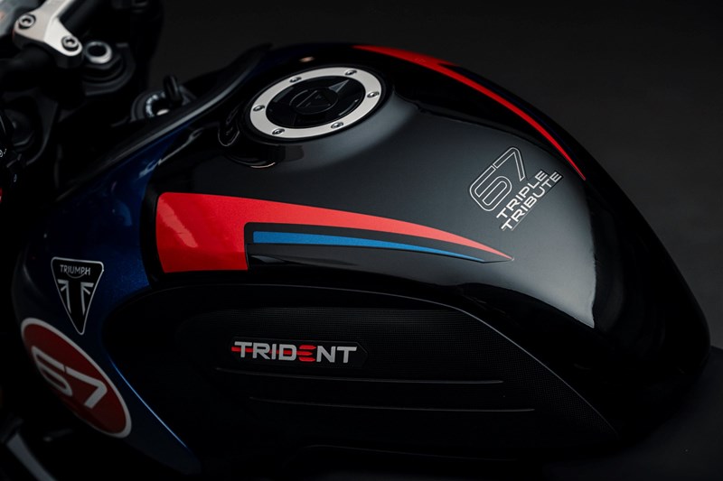 Triumph Trident 660 Triple Tribute - Jetzt kommt Farbe ins Spiel