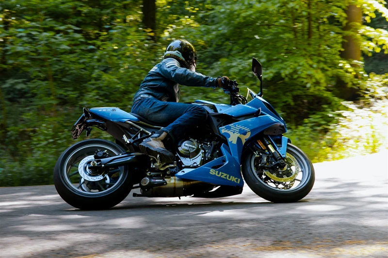 Die 35kW Suzuki A2 Modelle kratzen die Kurve Die 35kW Suzuki A2 Modelle kratzen die Kurve