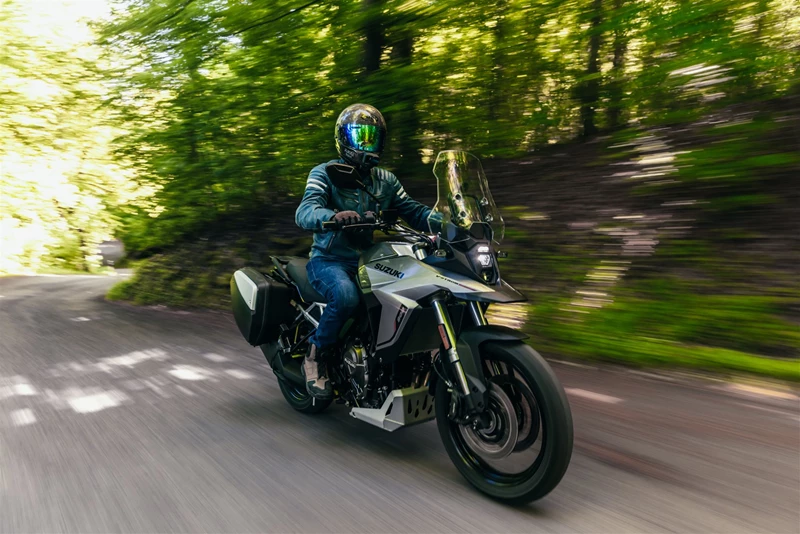 Suzuki V-Strom 800: Überblick und Kontrolle pur Suzuki V-Strom 800: Überblick und Kontrolle pur