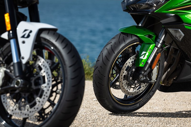 Ein Reifen für eine Vielzahl von Motorrädern. Vom Nakedbike bis zur Reisemaschine!