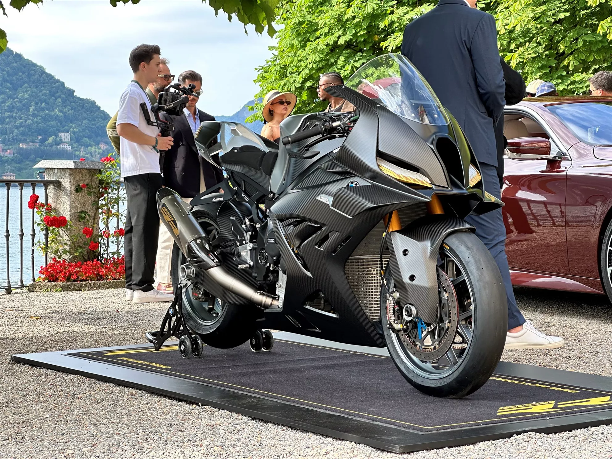 BMW Concept RR am Comer See