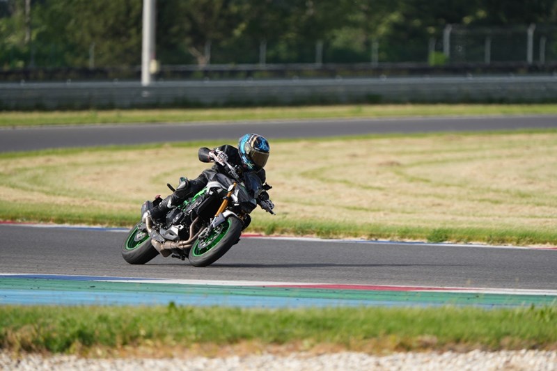 Z900SE auf der Rennstrecke Z900SE auf der Rennstrecke