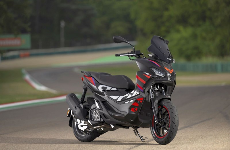 Der Aprilia SR GT 125.