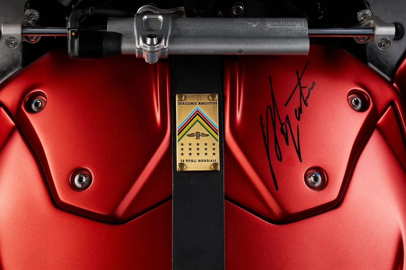 MV Agusta Superveloce 1000 Ago 2025 vorgestellt MV Agusta Superveloce 1000 Ago 2025 vorgestellt