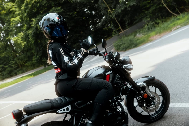 Gutes Fahrgefühl und ein einfaches Handling machen die Yamaha XSR 125 aus Gutes Fahrgefühl und ein einfaches Handling machen die Yamaha XSR 125 aus