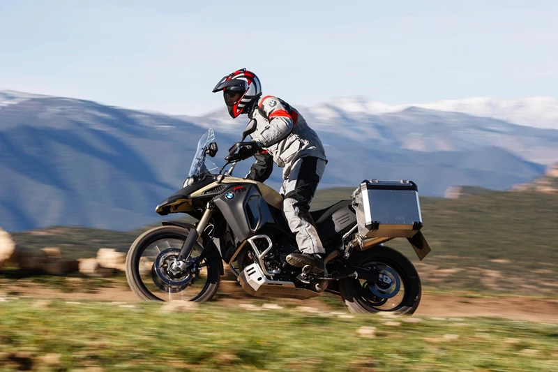 Die Hauptkonkurrentin der Triumph Tiger 800: BMW F 800 GS Die Hauptkonkurrentin der Triumph Tiger 800: BMW F 800 GS