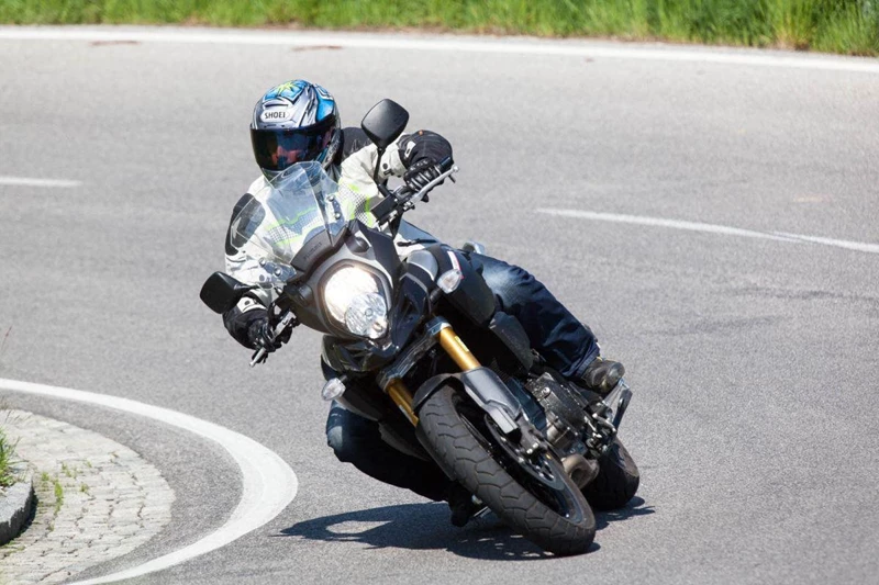 Gleiche Leistungsklasse, mehr Drehmoment: Suzuki  V-Strom 1000. Gleiche Leistungsklasse, mehr Drehmoment: Suzuki  V-Strom 1000.