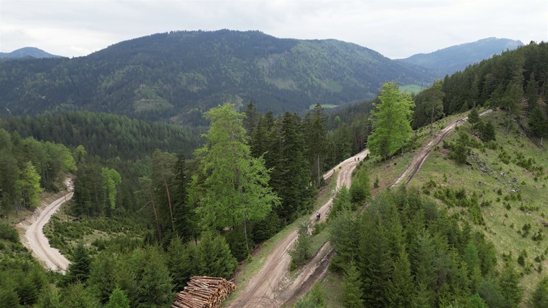 Von breiten Schotterwegen bis zu harten Trails - Das Red Stag Endurogelände in Rohr im Gebirge bietet viel für Offroad-Begeisterte. Von breiten Schotterwegen bis zu harten Trails - Das Red Stag Endurogelände in Rohr im Gebirge bietet viel für Offroad-Begeisterte.
