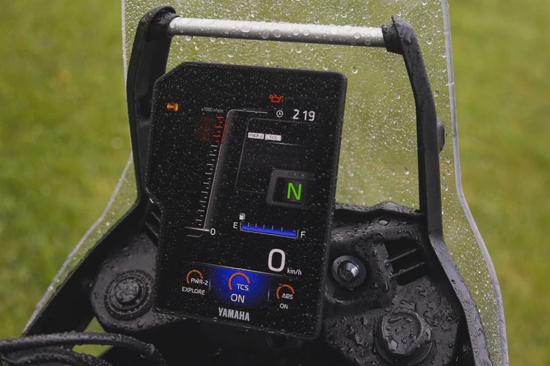 Die Yamaha Elektronik ist simpel, aber gut durchdacht. Die Yamaha Elektronik ist simpel, aber gut durchdacht.