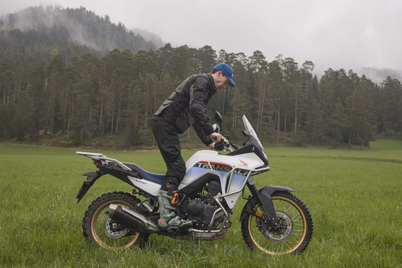 Offroad-Vergleich Mittelklasse-Reiseenduros 2025 Offroad-Vergleich Mittelklasse-Reiseenduros 2025