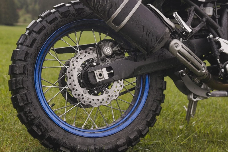 Weder bei Honda, noch bei Yamaha oder Suzuki, sind Schlauchlosfelgen für gutes Geld zu haben. Weder bei Honda, noch bei Yamaha oder Suzuki, sind Schlauchlosfelgen für gutes Geld zu haben.