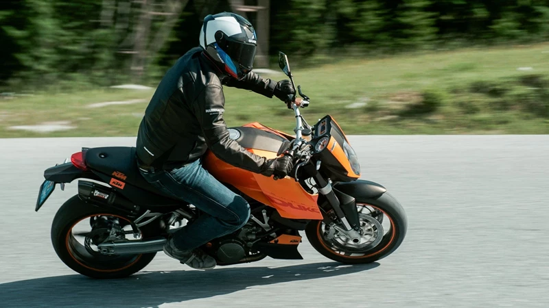 KTM 990 Super Duke KTM 990 Super Duke