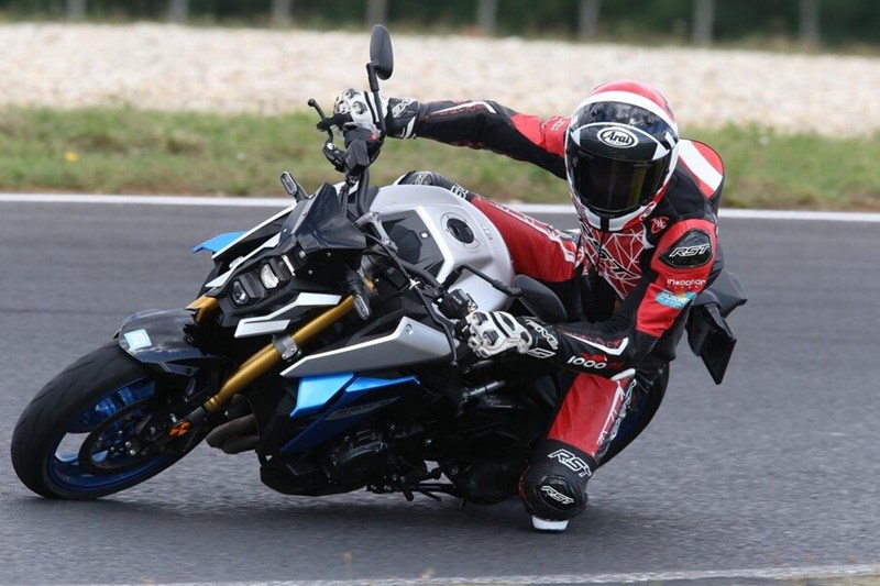 Freut sich immer wenn Nakedbikes am Start stehen! 1000PS Verkaufsleiter Mex