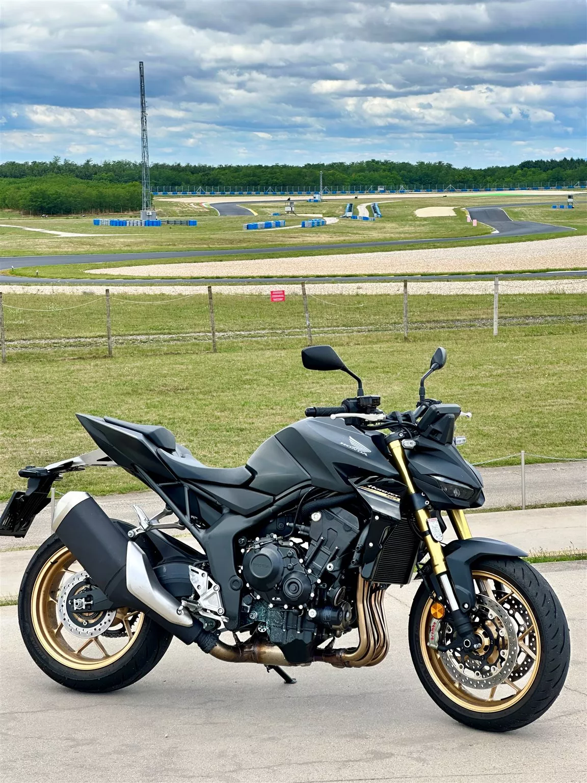 Honda Hornet SP na 1000PS Bridgestone Trackdays na Pannoniaringu