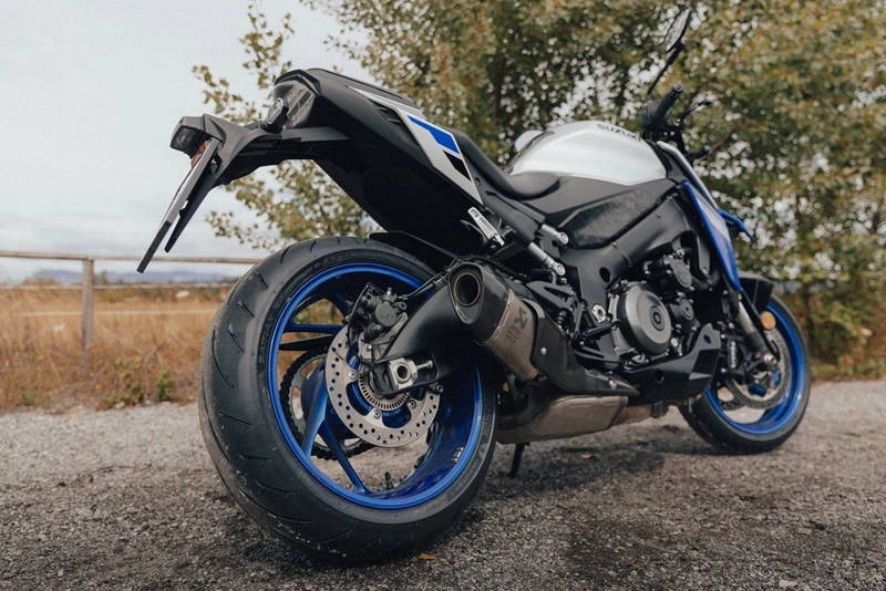 Der Bridgestone S23 glänzt beim Nakedbike Test 2025 von 1000PS auf allen Motorrädern! Der Bridgestone S23 glänzt beim Nakedbike Test 2025 von 1000PS auf allen Motorrädern!
