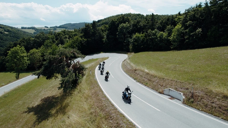 6 Tester 5 Bikes beim Naked-Bike Vergleich 2025 6 Tester 5 Bikes beim Naked-Bike Vergleich 2025