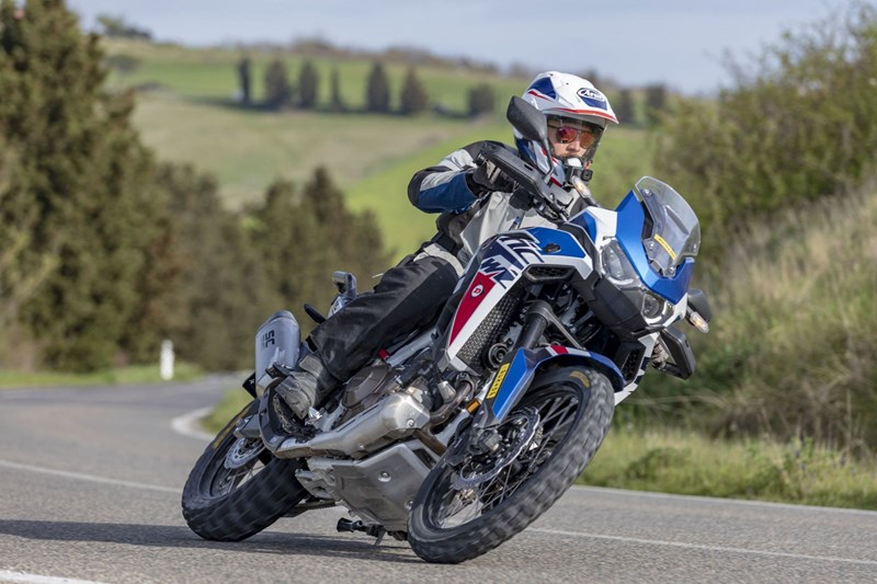 Der Daytona TransTourMan ist ein grandioser Stiefel für Reiseenduro-Fahrer, die mit ihrem Schuhwerk für jedes Wetter und auf jedem Untergrund vorbereitet sein wollen. Der Daytona TransTourMan ist ein grandioser Stiefel für Reiseenduro-Fahrer, die mit ihrem Schuhwerk für jedes Wetter und auf jedem Untergrund vorbereitet sein wollen.