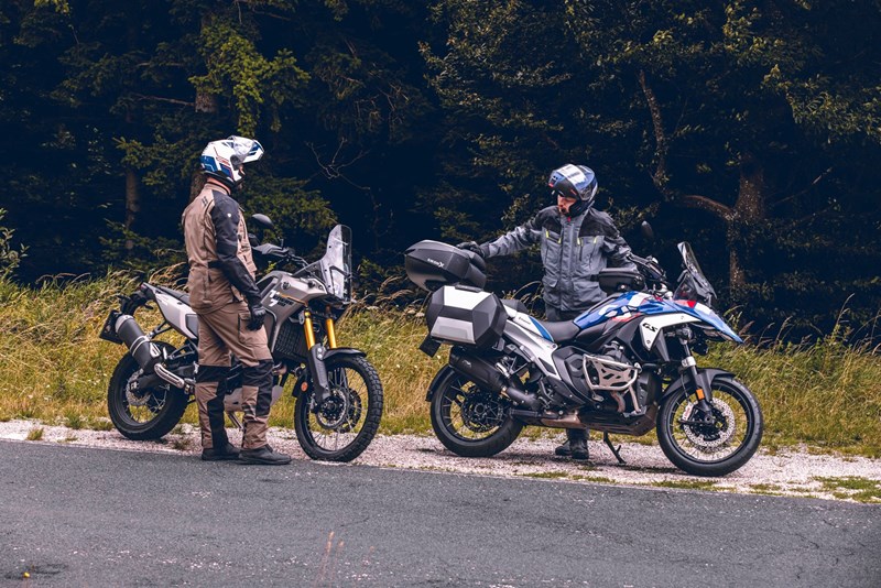 Um möglichst alle Feature der Mesh-Technologie nutzen zu können, empfiehlt es sich, zum gleichen Hersteller des Kommunikationssystems wie die mitfahrenden Freunde zu greifen.