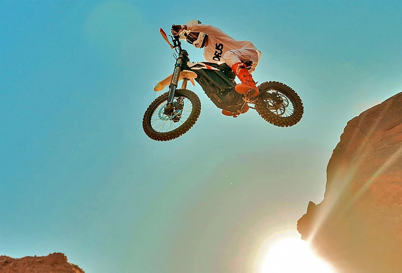 Mit dem XE Modell von Zero soll offroad so einiges möglich sein. Mit dem XE Modell von Zero soll offroad so einiges möglich sein.