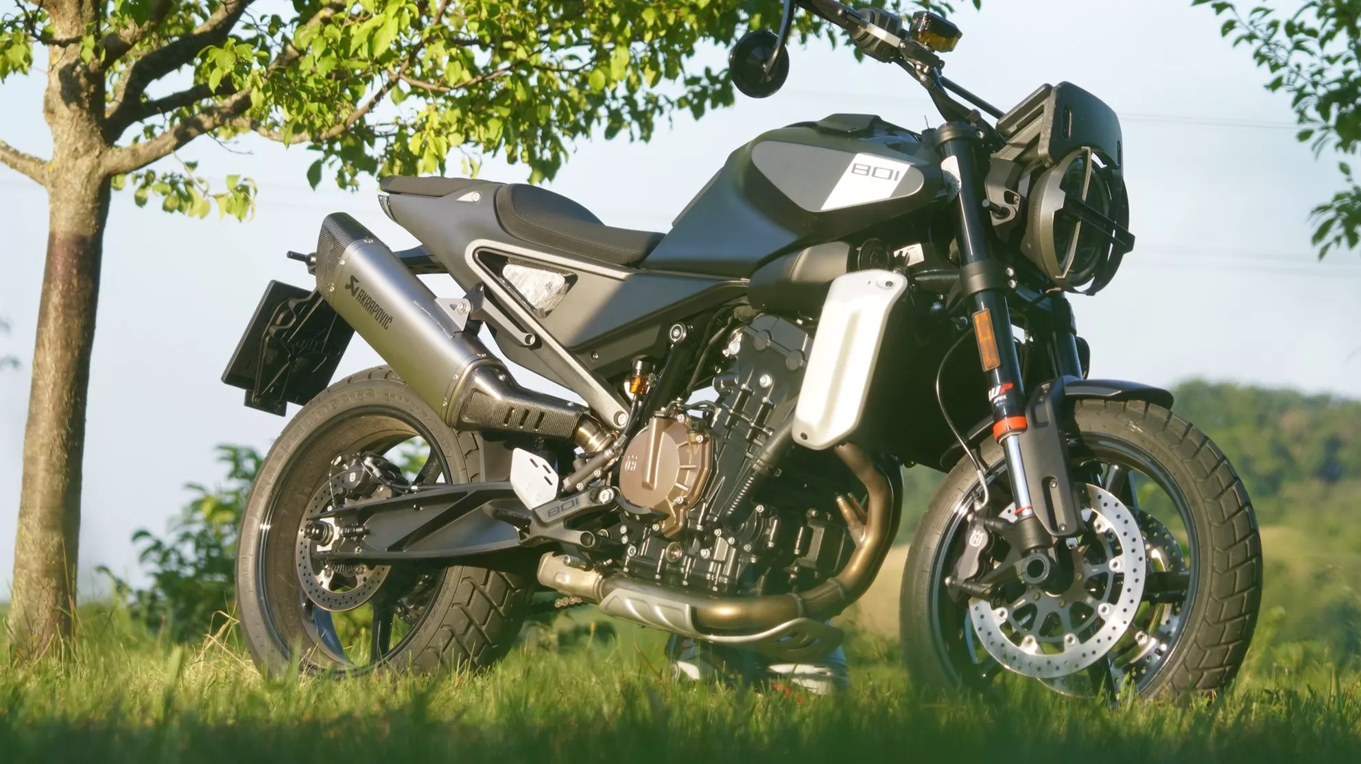 Husqvarna Svartpilen 801 - Ausgestattet mit Zubehör aus dem Husqvarna Programm