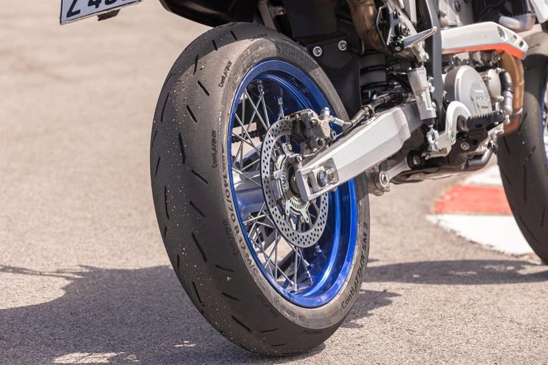 Mächtig Grip: Der ContiAttack SM2. Mächtig Grip: Der ContiAttack SM2.