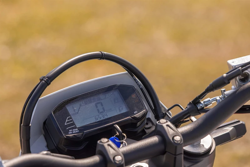 Erfüllt seinen Zweck, aber etwas aus der Zeit gefallen: Das LC-Display. Erfüllt seinen Zweck, aber etwas aus der Zeit gefallen: Das LC-Display.