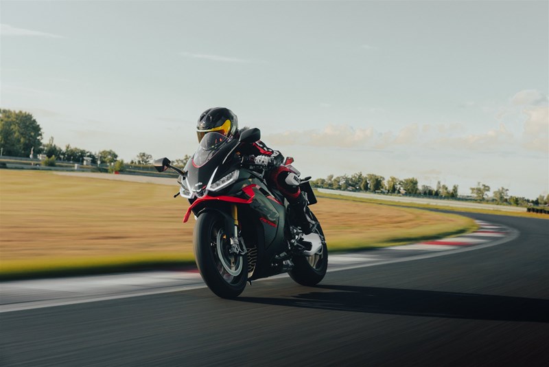 Test Aprilia RSV4 1100 Factory 2025