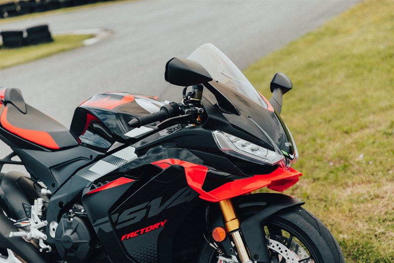 Test Aprilia RSV4 1100 Factory 2025