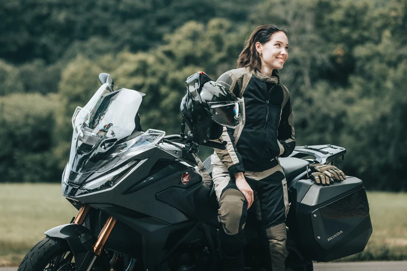 Female Rider - Motorradfahren mit Selbstbewusstsein Female Rider - Motorradfahren mit Selbstbewusstsein