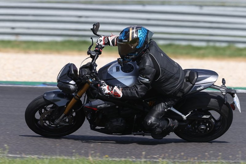 Ein sehr hübsches und schnelles Motorrad