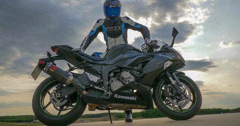 Mit dabei am Pannoniaring - Testbikes von Kawasaki für Proberunden