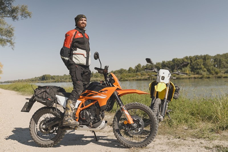 Der Spidi 4 Season V3 von Schaaf ist noch mehr für lange Touren und wechselnde Temperaturzonen ausgelegt.