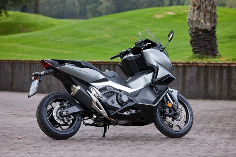 Top 10 Roller über 125 Kubik 2025 – Die besten Maxi-Scooter Top 10 Roller über 125 Kubik 2025 – Die besten Maxi-Scooter