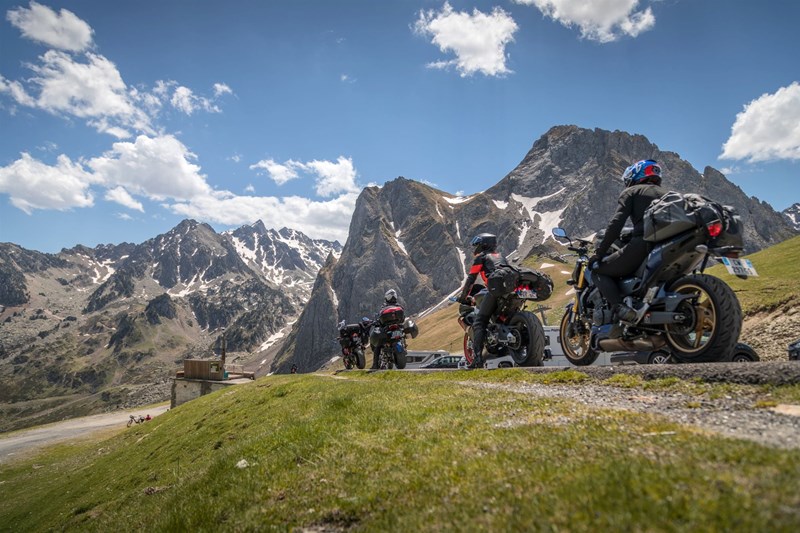 SENA Intercoms: Mehr Sicherheit & Spaß beim Motorradfahren