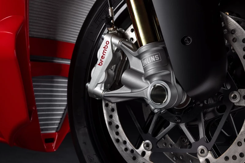 In der Oberliga wird das Stylema System von Brembo nun durch Hypure, die nächste Generation an High-Performance-Bremssätteln ersetzt. In der Oberliga wird das Stylema System von Brembo nun durch Hypure, die nächste Generation an High-Performance-Bremssätteln ersetzt.