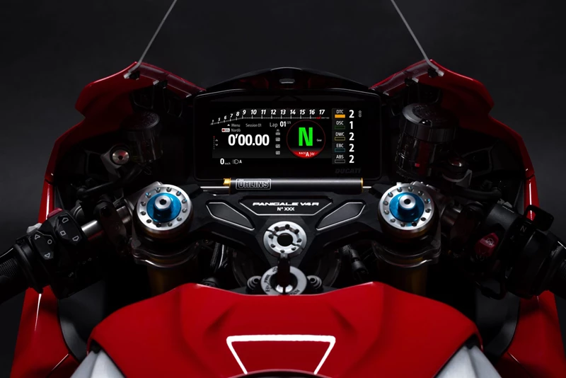 Volles Elektronik-Feuerwerk auf der neuen Ducati Panigale V4 R 2026.