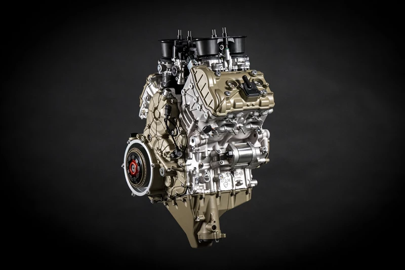 Das Rennen um das schnellste Superbike am Markt findet auf Mikro-Ebene statt: Jeder minimale Vorteil und jedes Detail in der Motorkonfiguration zählen. Das Rennen um das schnellste Superbike am Markt findet auf Mikro-Ebene statt: Jeder minimale Vorteil und jedes Detail in der Motorkonfiguration zählen.