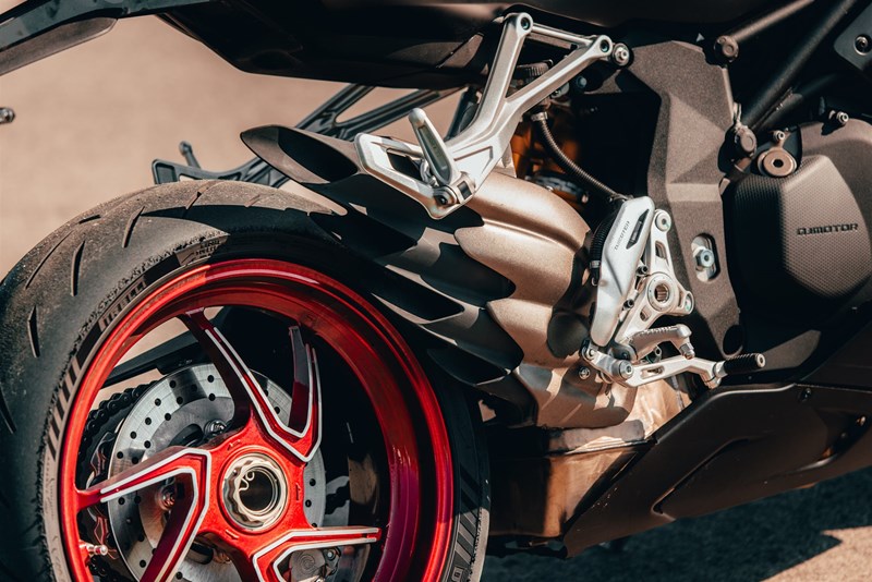 Test QJ Motor SRK 921 RR