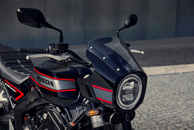 Die Scheinwerferverkleidung sorgt für noch mehr Retro-Charme.