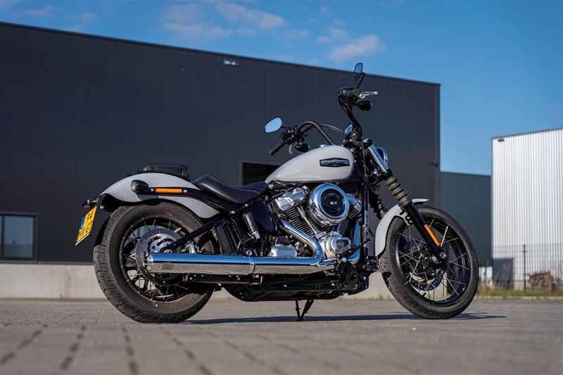 Harley Davidson Streetbob Slip-on